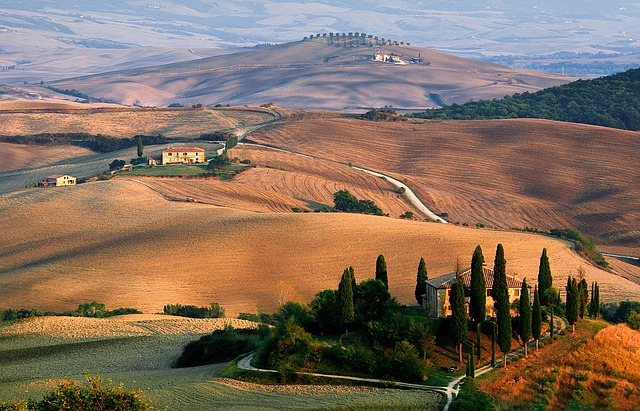 Experience Tuscan Charm: Book Your Family Villa in Tuscany Today